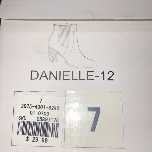 Heels - Picture 6 of 6